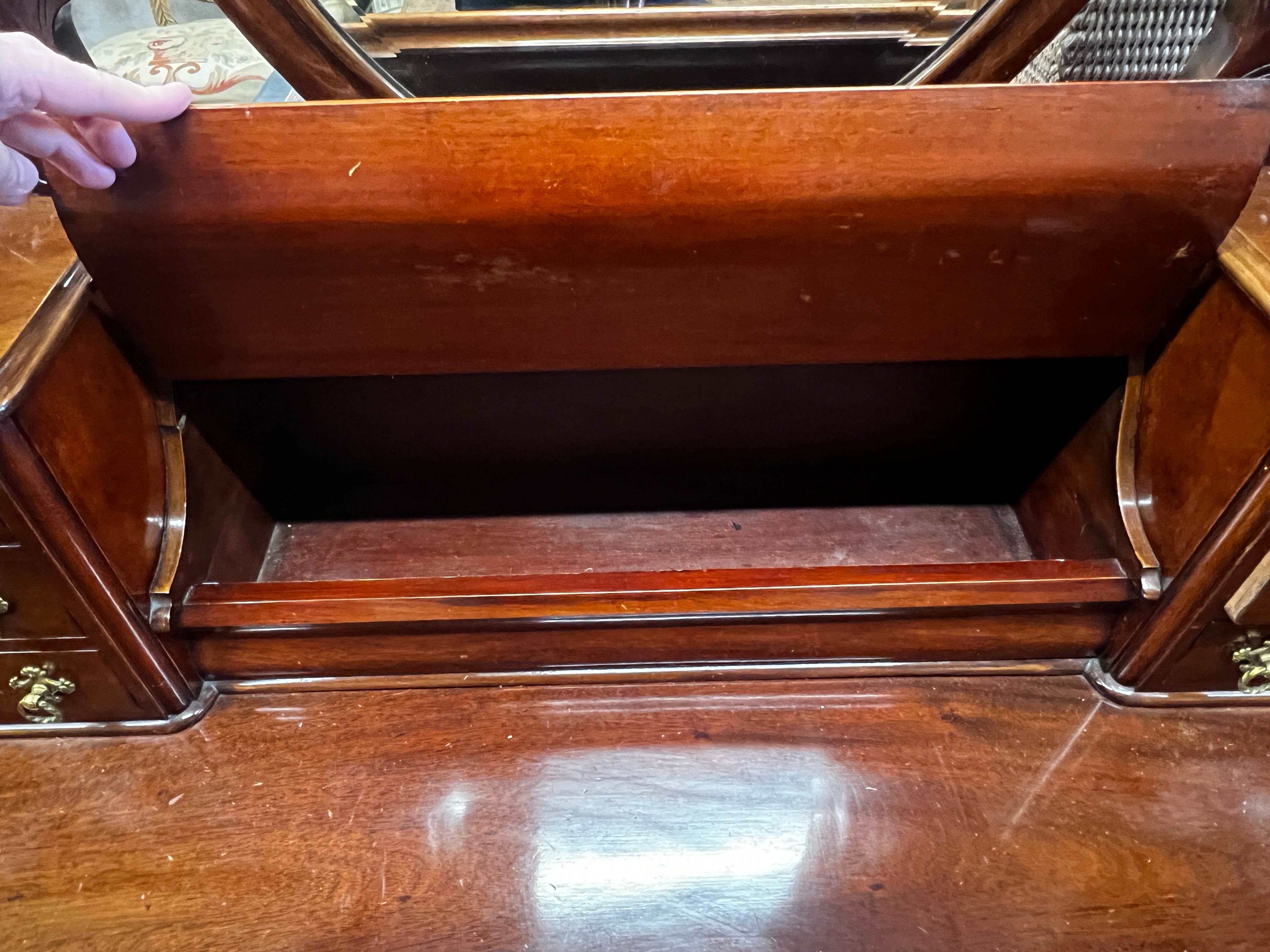 A Victorian mahogany duchesse dressing table, width 104cm, depth 48cm, height 164cm together with a mahogany hall chair